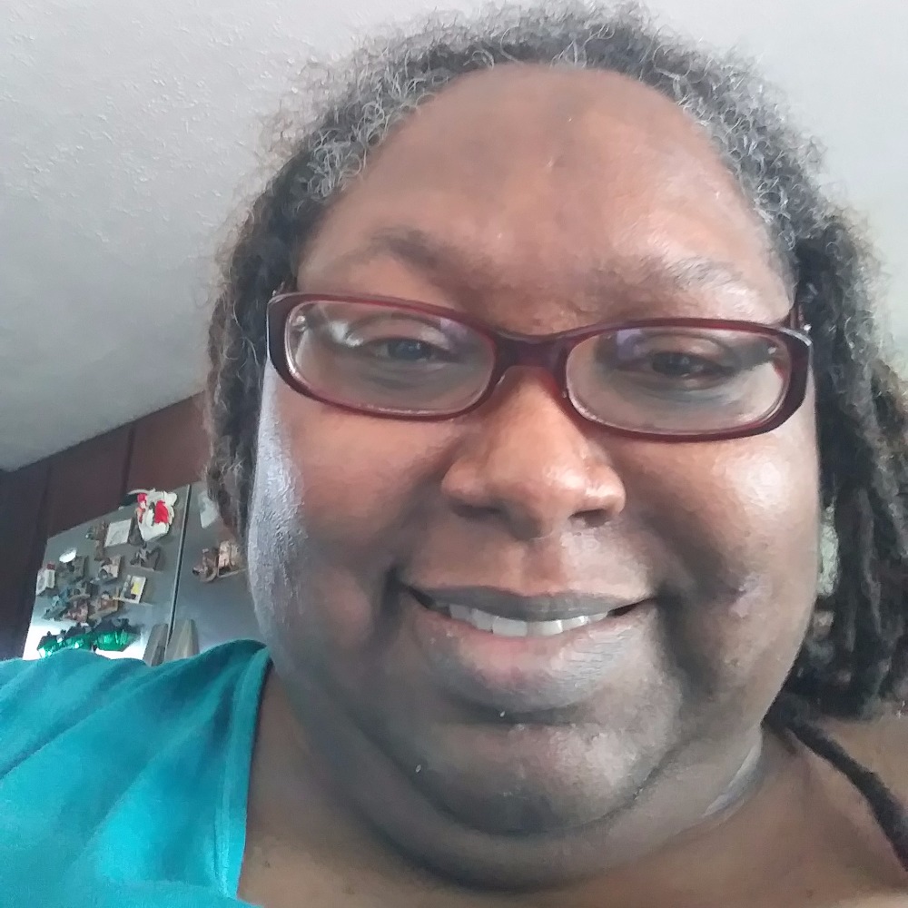 Meet your Posher, Angela